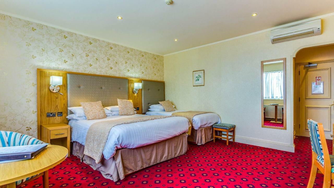 Langstone Cliff Hotel Долиш Стая снимка